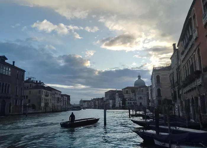 ゲストハウス Ai Tre Ponti ヴェネツィア